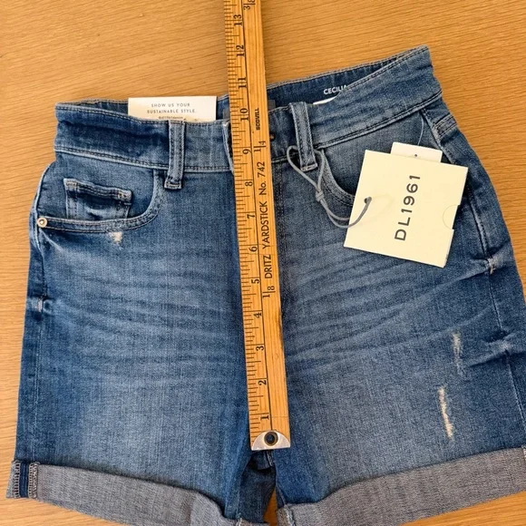 DL1961 Cecelia Classic Shorts - Picture 7 of 9
